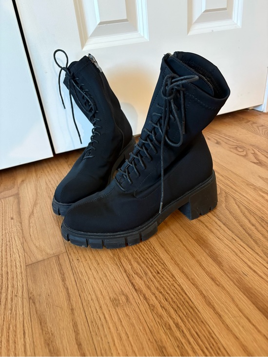Simmi London Shoes - Women's Black Lace-Up Chunky Heel Combat Boots